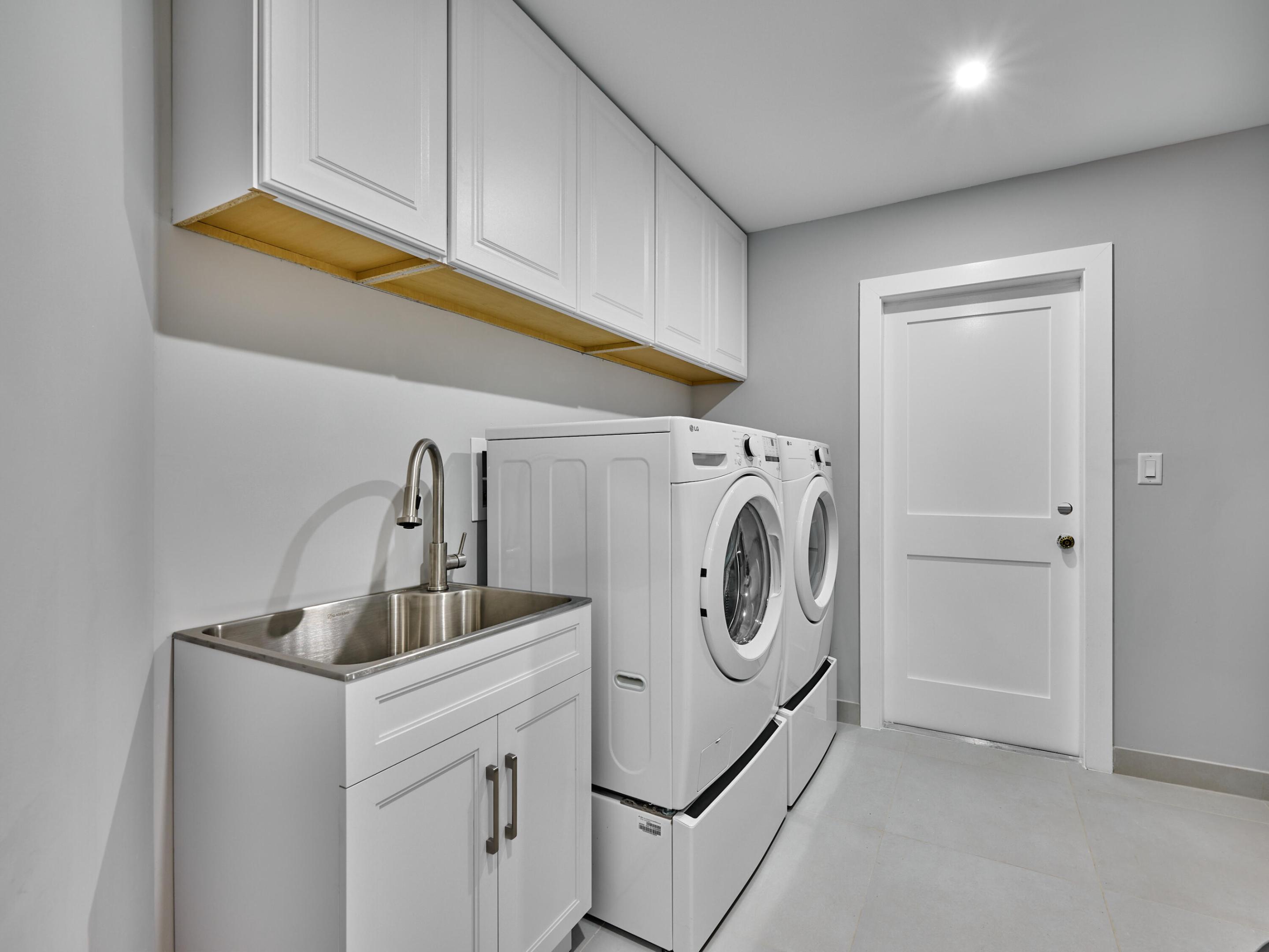 1170 Fairview Singer Island, FL 33404