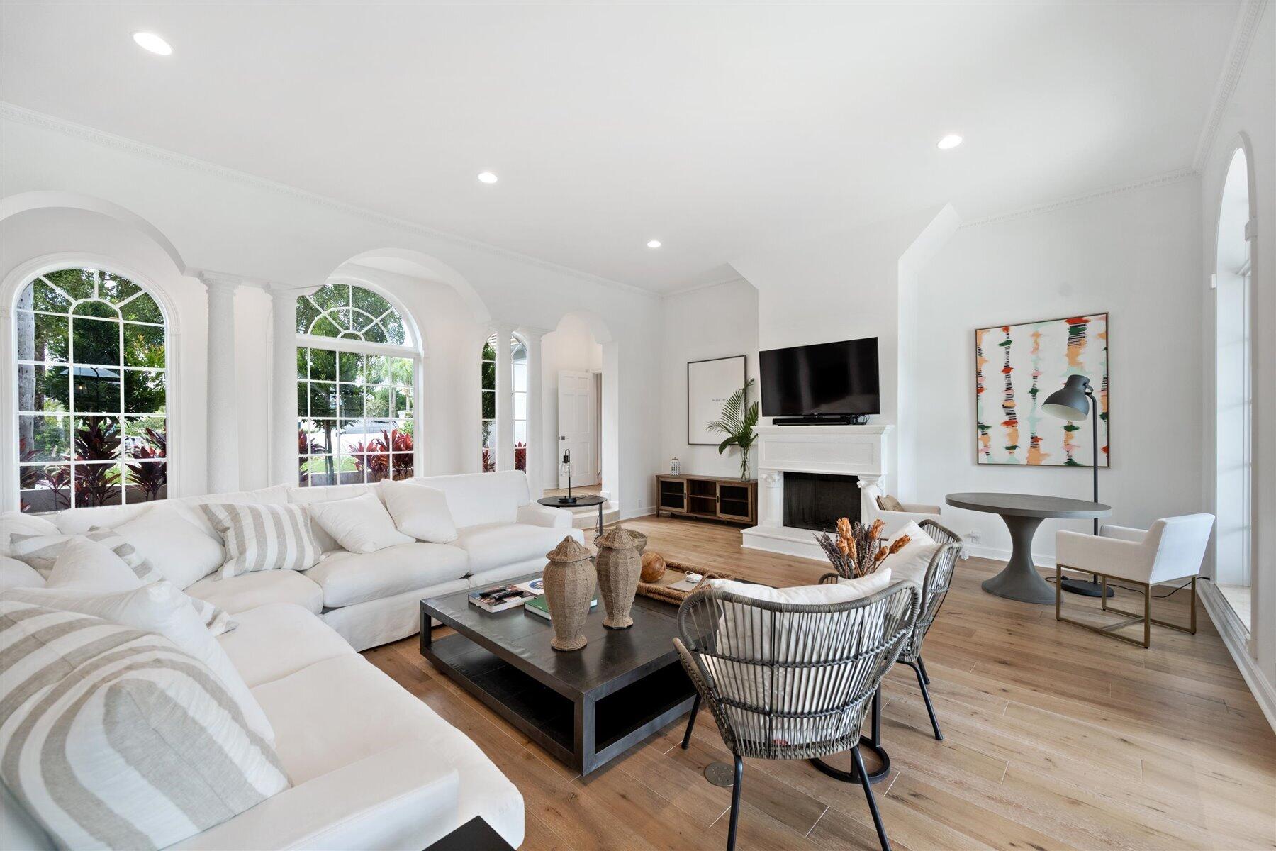 2377 Golf Brk Wellington, FL 33414