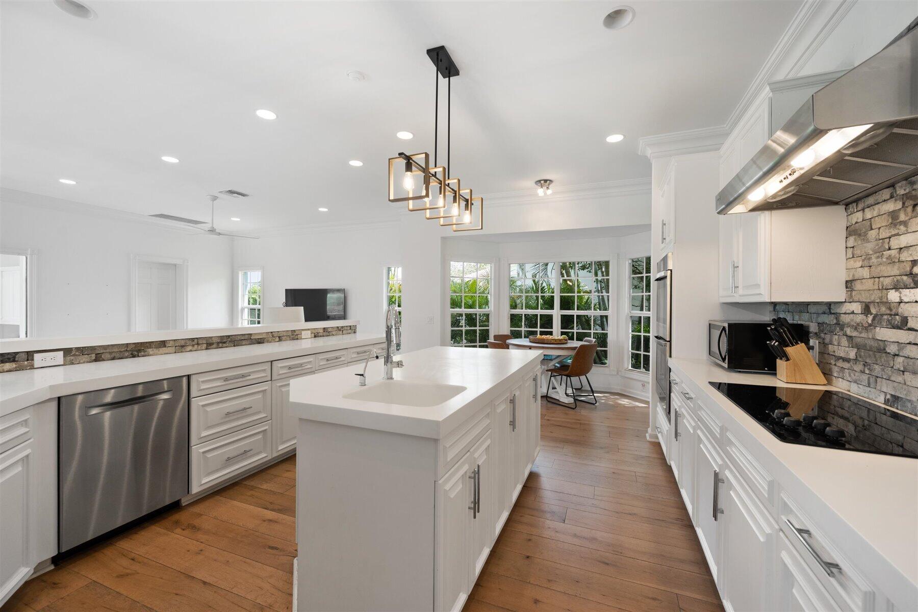 2377 Golf Brk Wellington, FL 33414