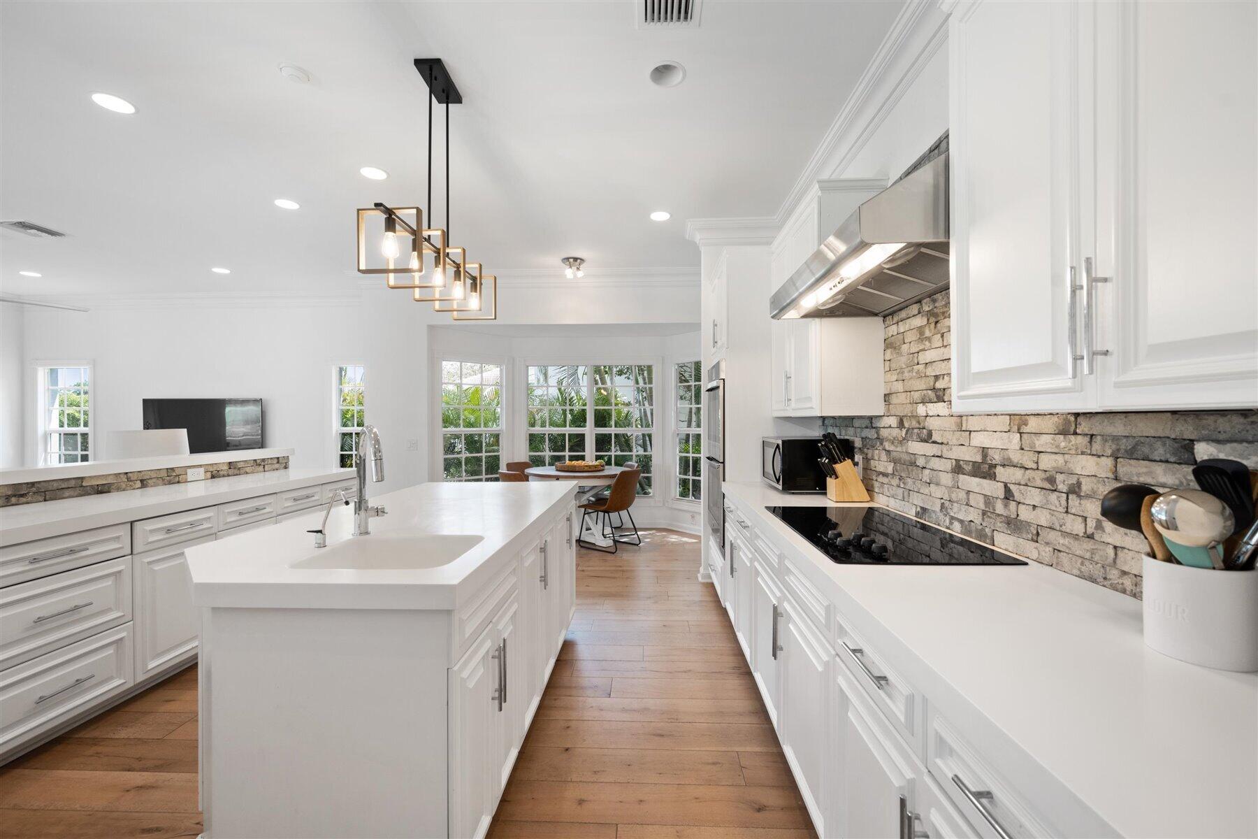 2377 Golf Brk Wellington, FL 33414