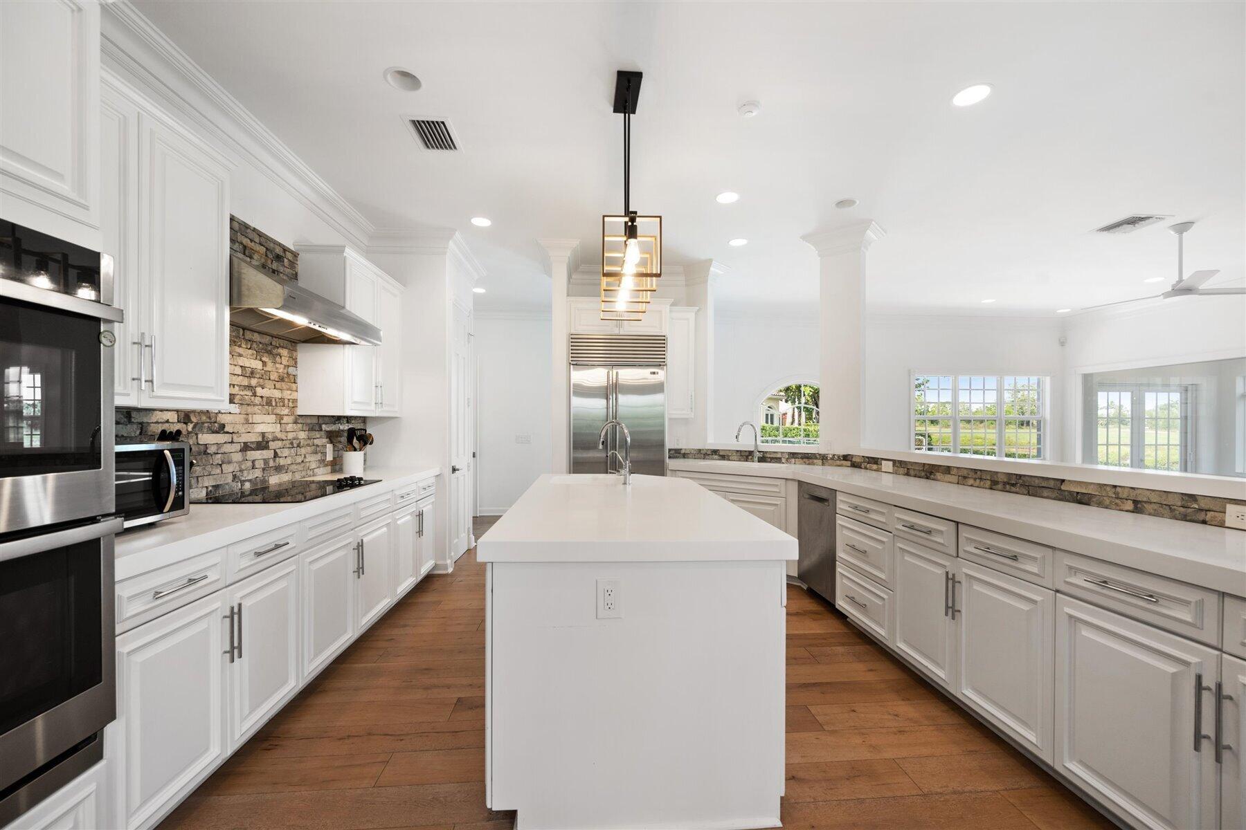 2377 Golf Brk Wellington, FL 33414