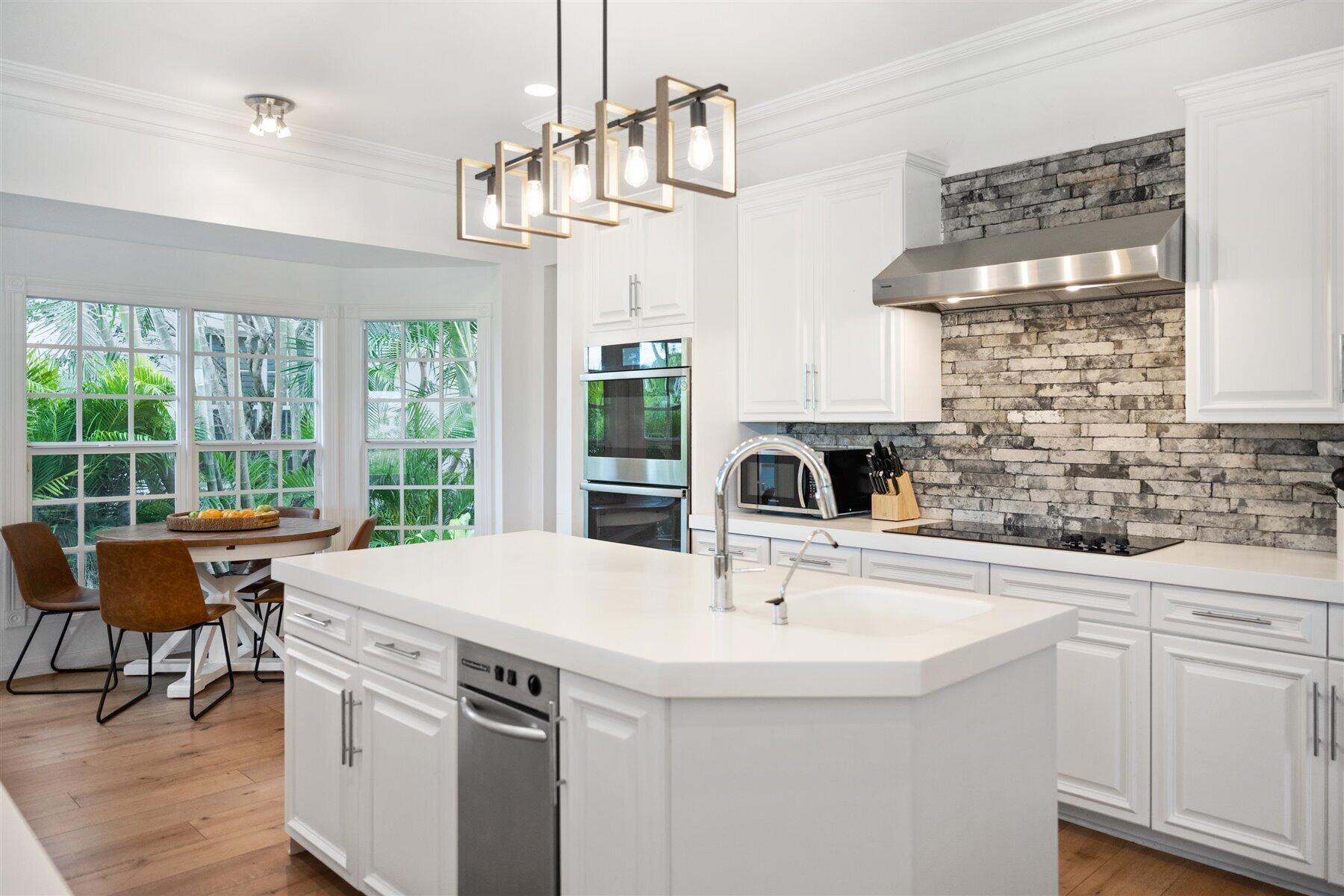 2377 Golf Brk Wellington, FL 33414