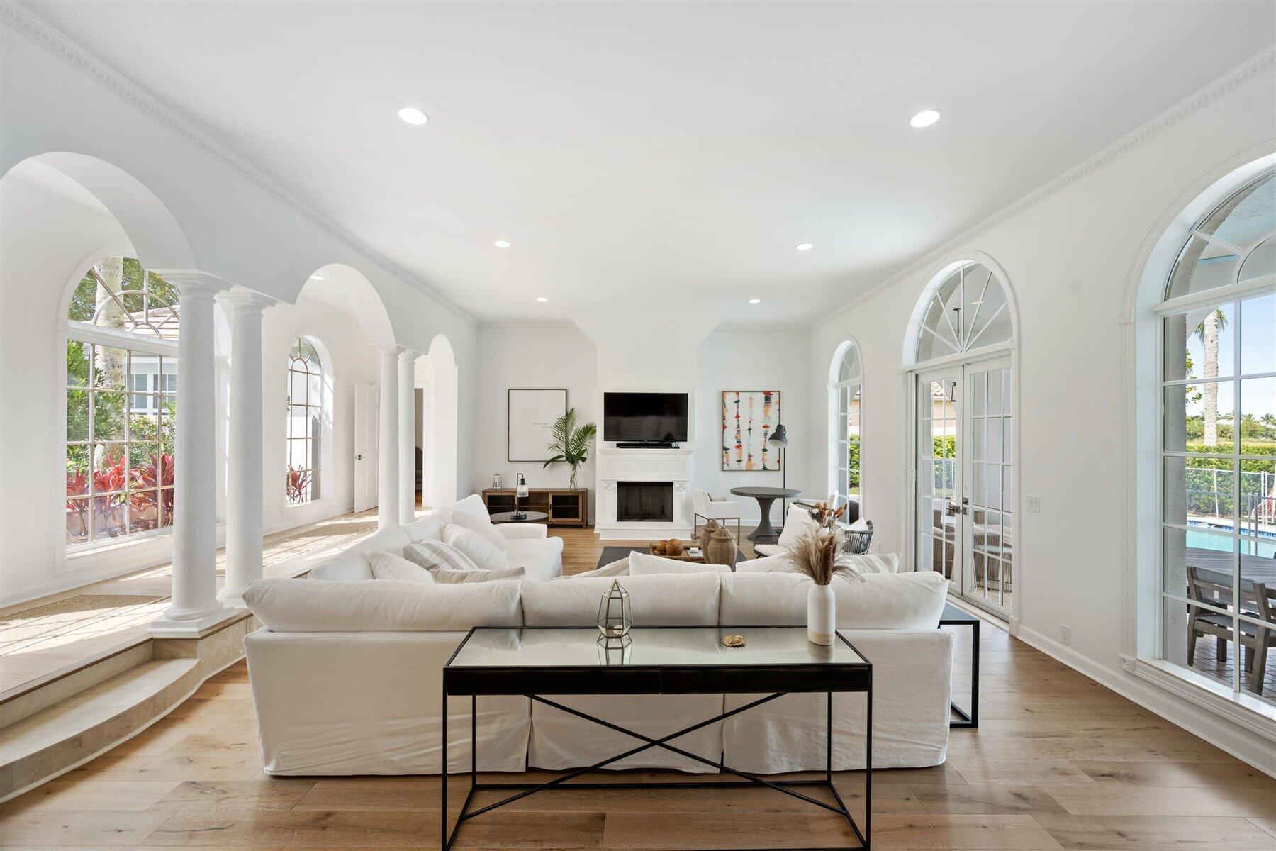 2377 Golf Brk Wellington, FL 33414