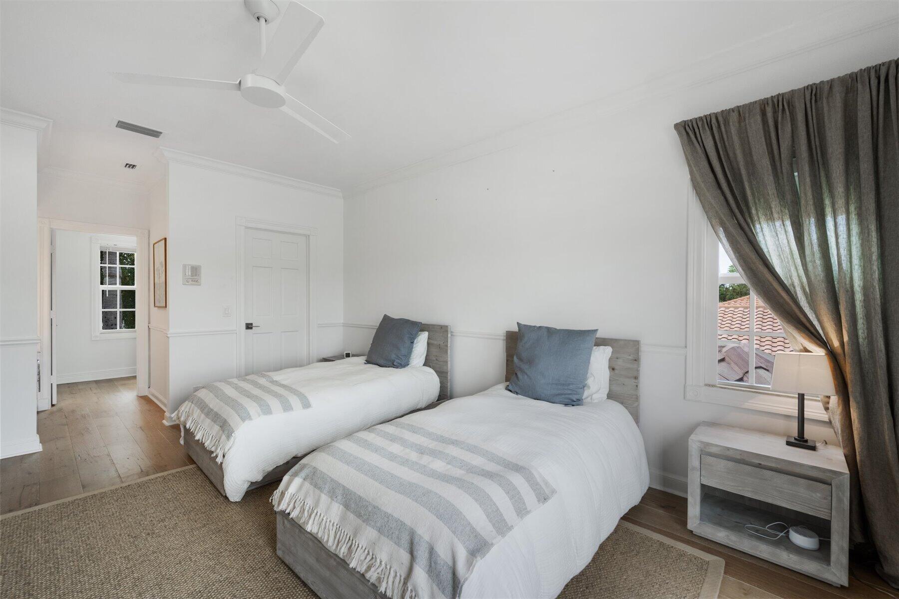 2377 Golf Brk Wellington, FL 33414