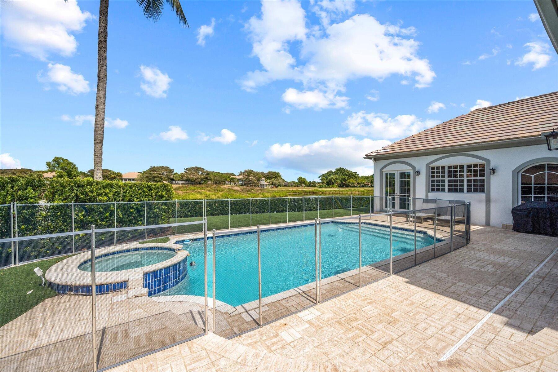 2377 Golf Brk Wellington, FL 33414