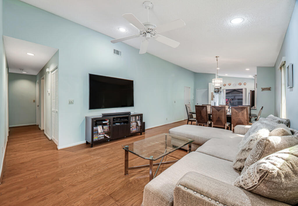 6235 Kings Gate Delray Beach, FL 33484