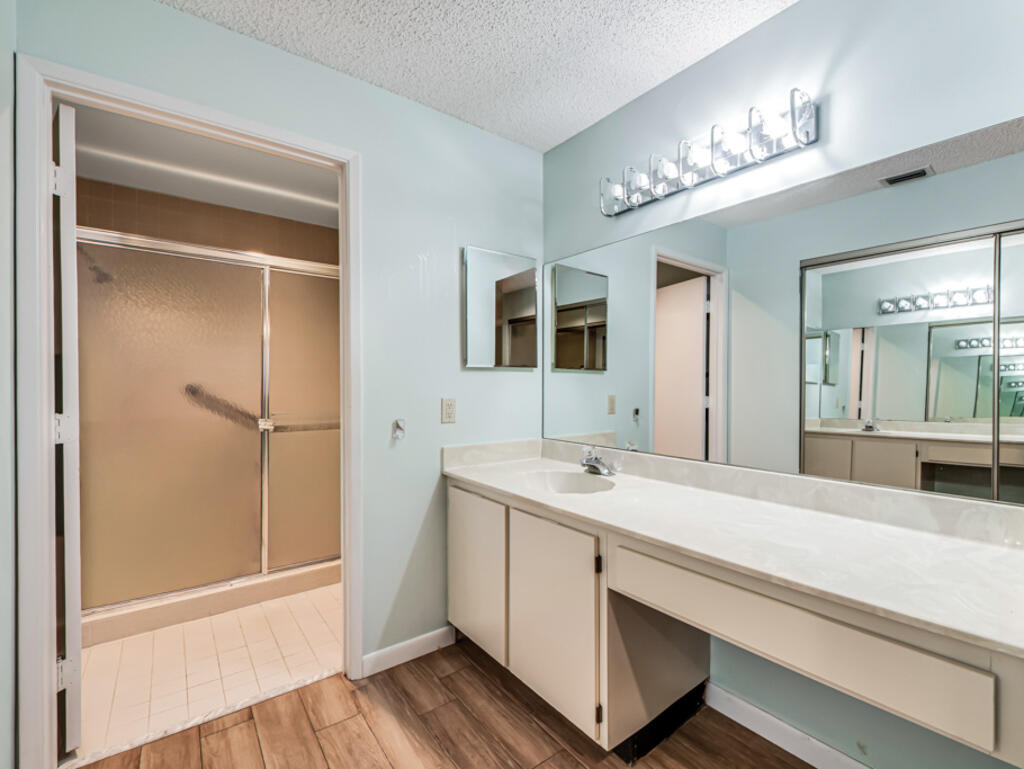 6235 Kings Gate Delray Beach, FL 33484