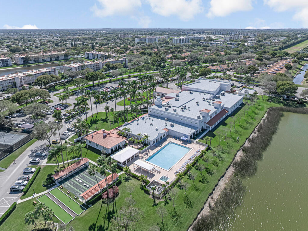 6235 Kings Gate Delray Beach, FL 33484