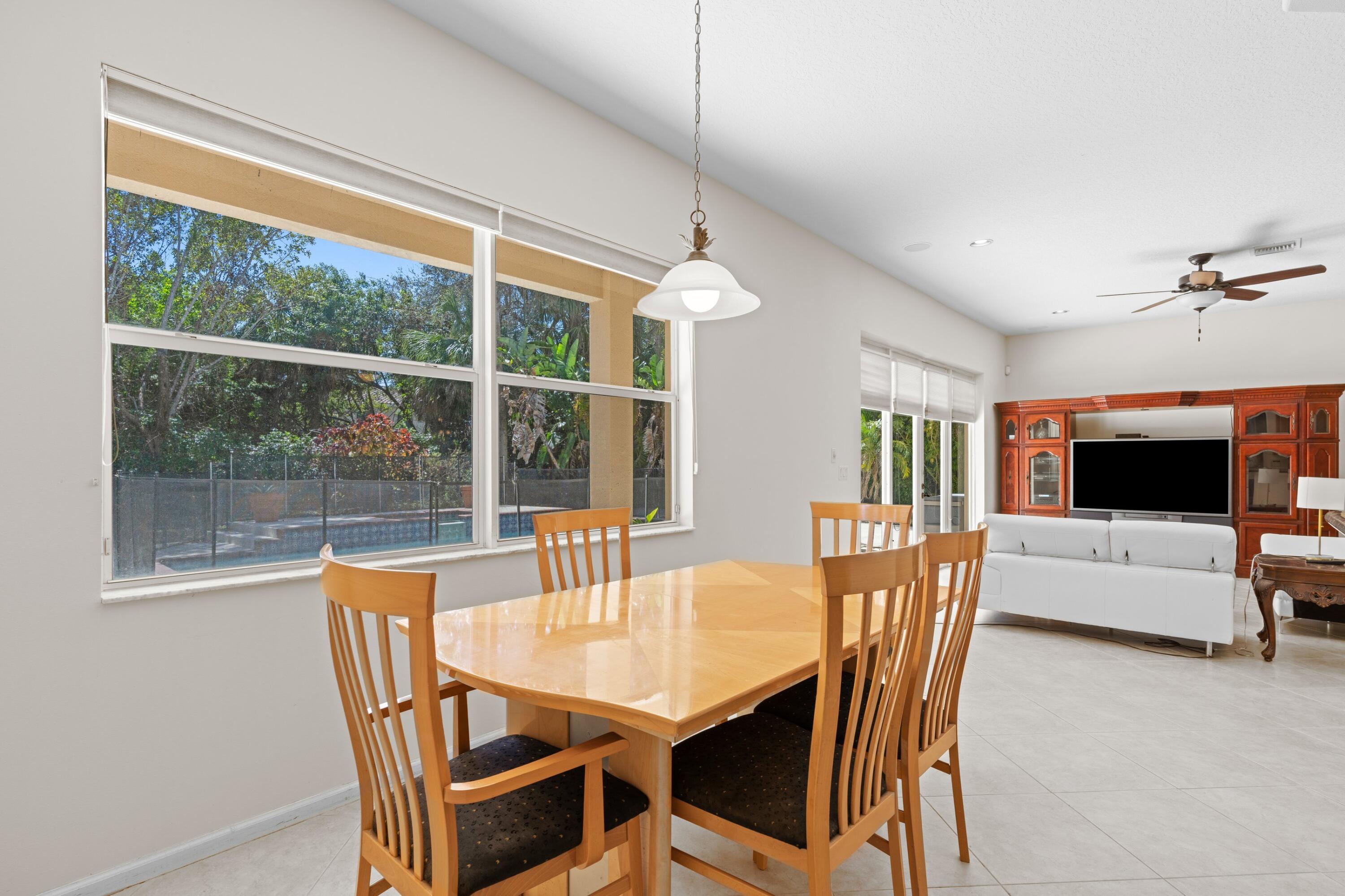 4162 Cedar Crk Rnch Lake Worth, FL 33467