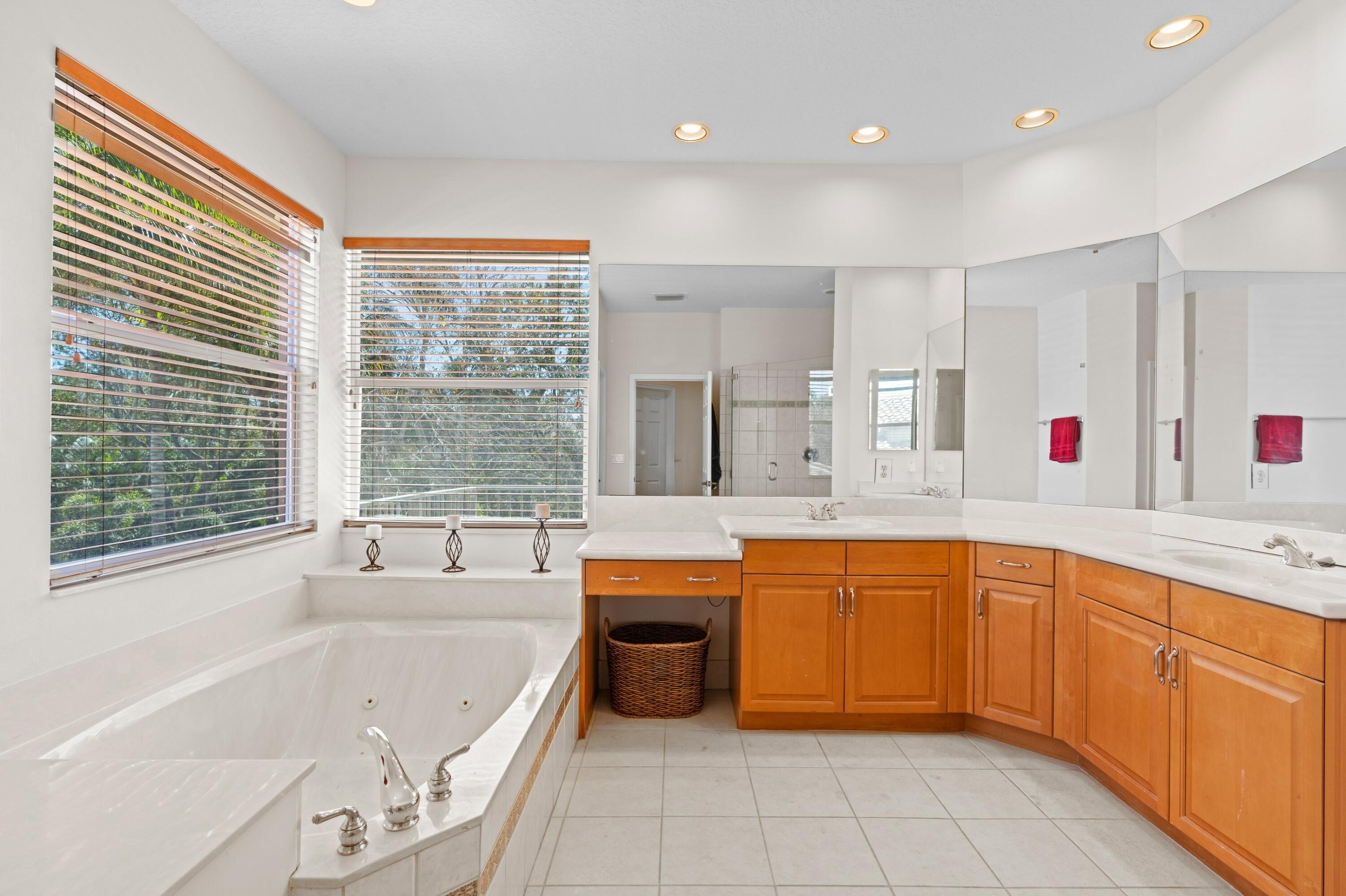 4162 Cedar Crk Rnch Lake Worth, FL 33467