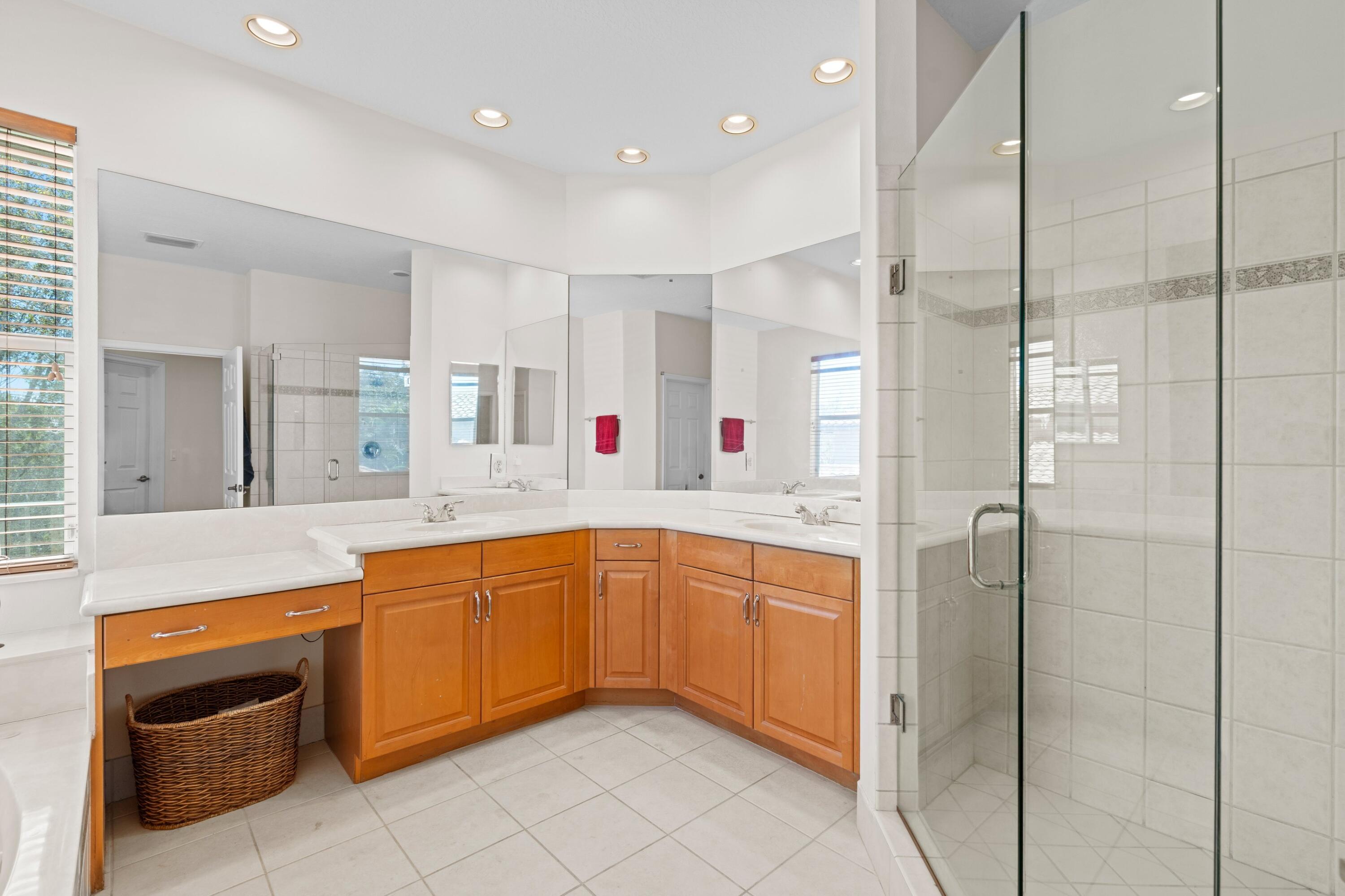 4162 Cedar Crk Rnch Lake Worth, FL 33467