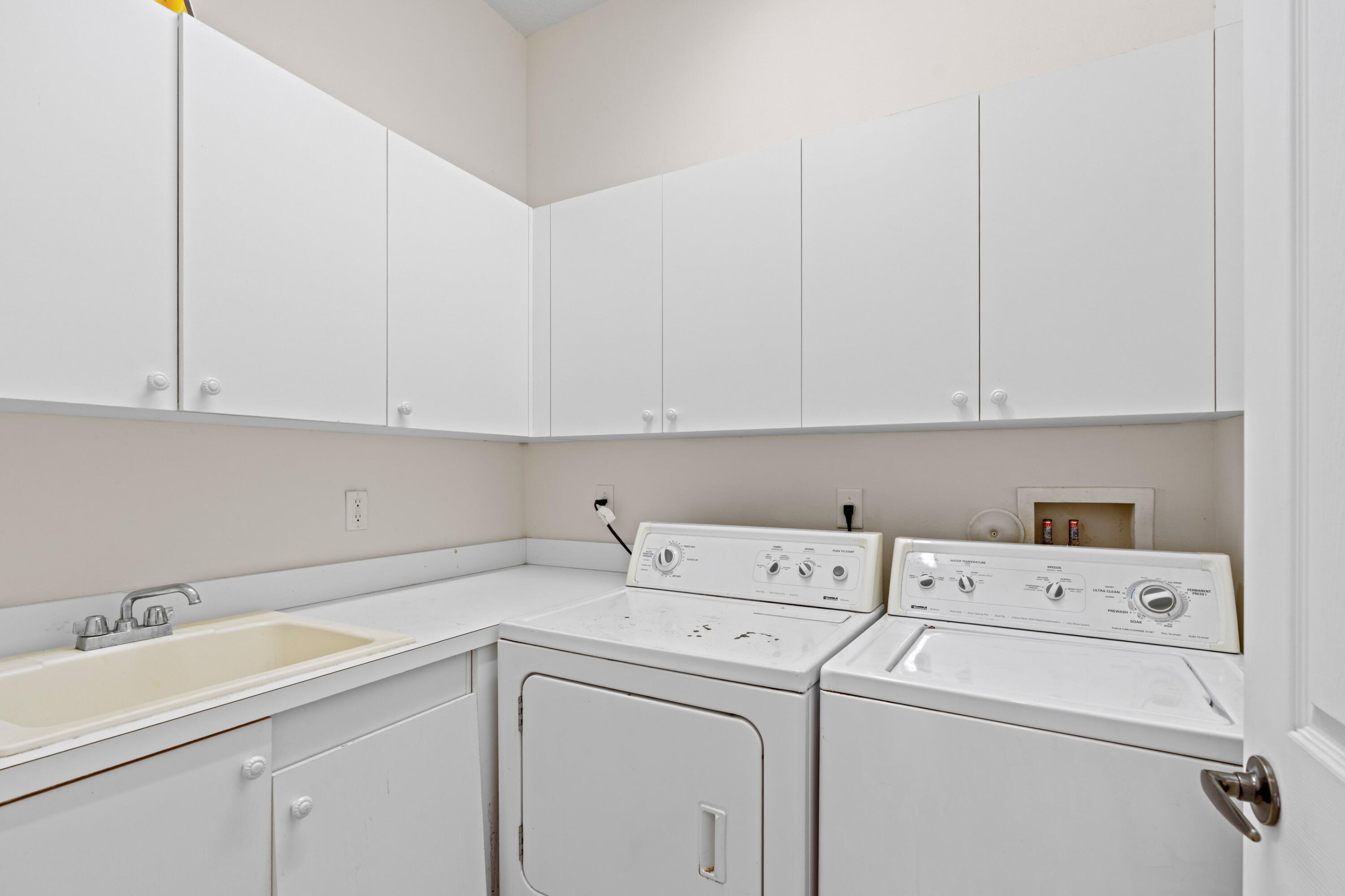 4162 Cedar Crk Rnch Lake Worth, FL 33467