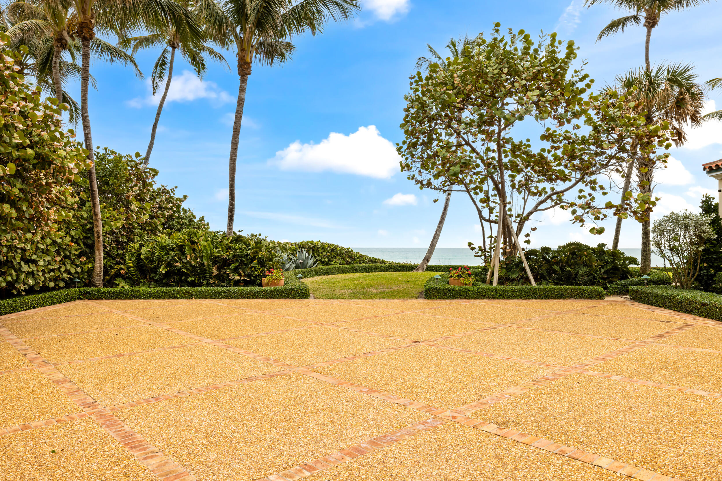 183 S Beach Jupiter Island, FL 33455