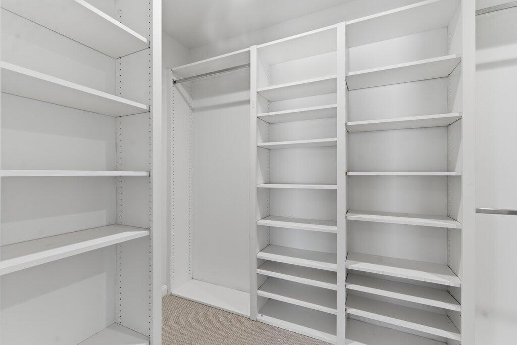 220 Blackbird Jupiter, FL 33458