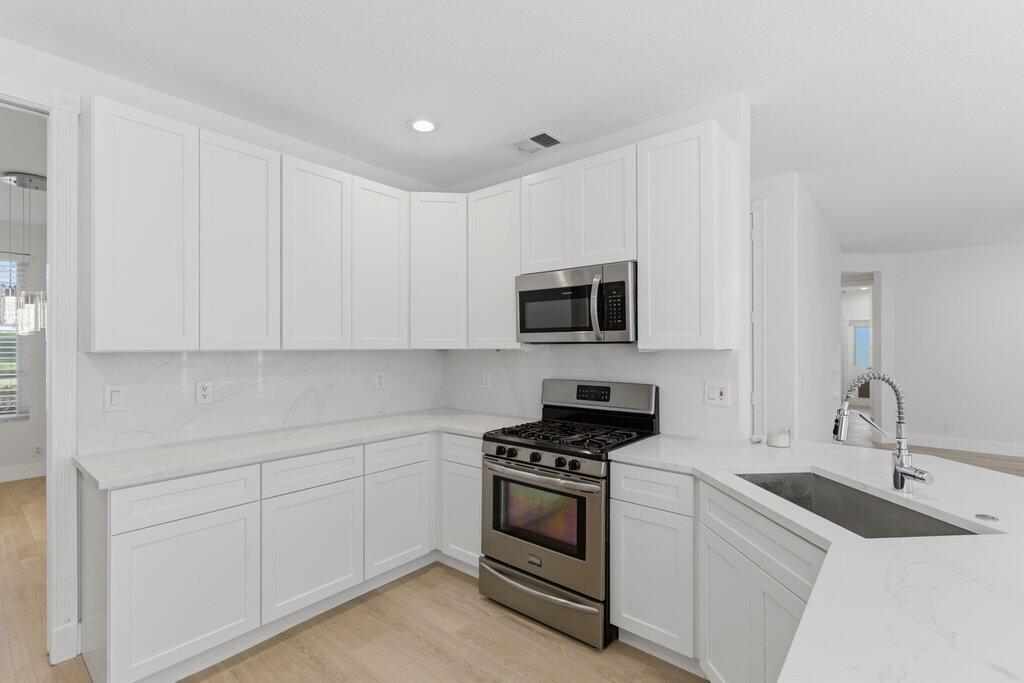 220 Blackbird Jupiter, FL 33458