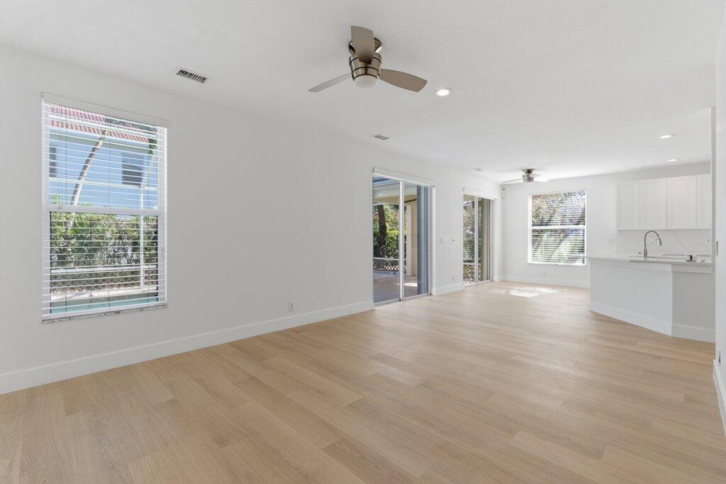 220 Blackbird Jupiter, FL 33458