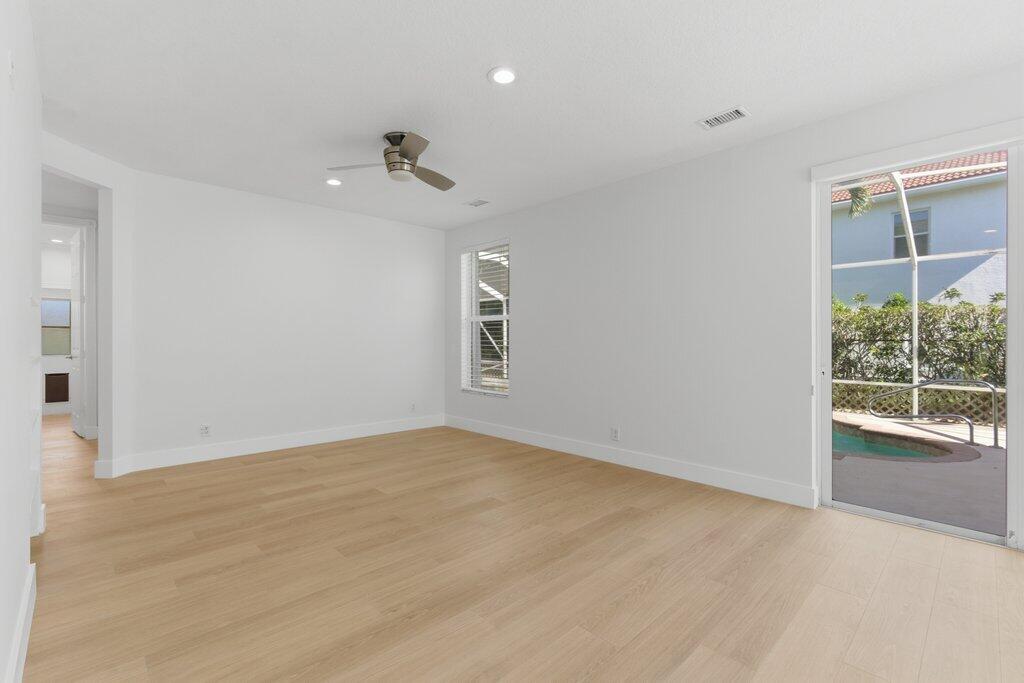 220 Blackbird Jupiter, FL 33458