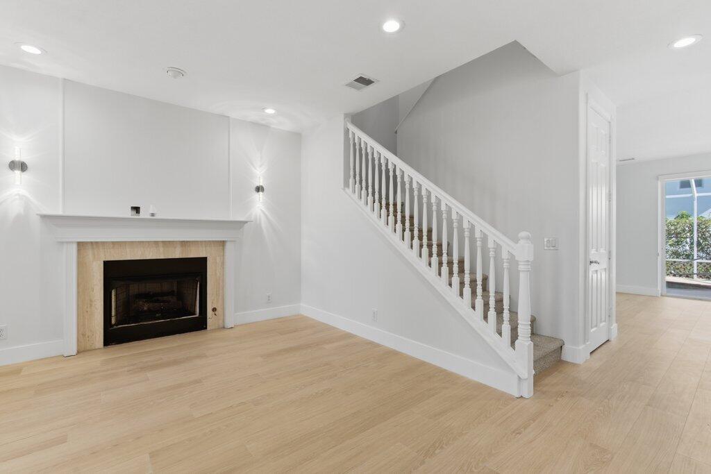 220 Blackbird Jupiter, FL 33458