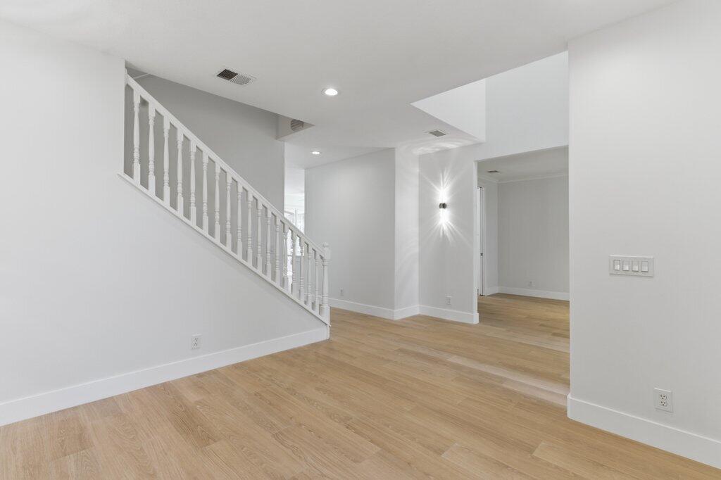 220 Blackbird Jupiter, FL 33458