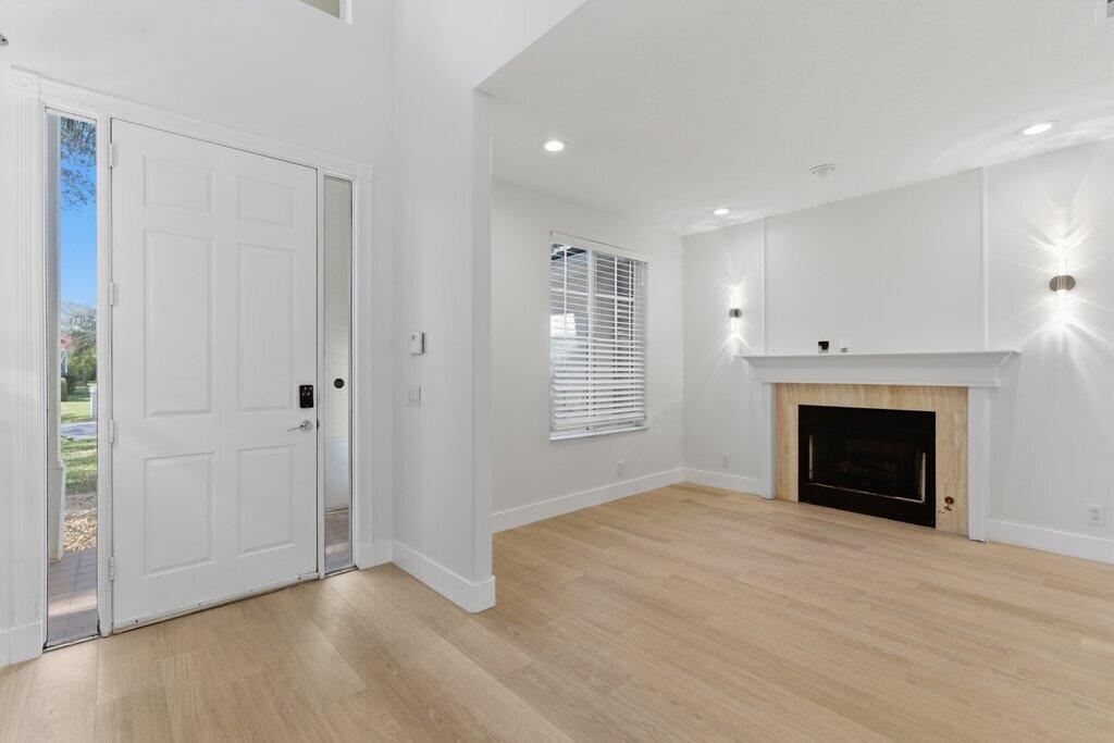 220 Blackbird Jupiter, FL 33458