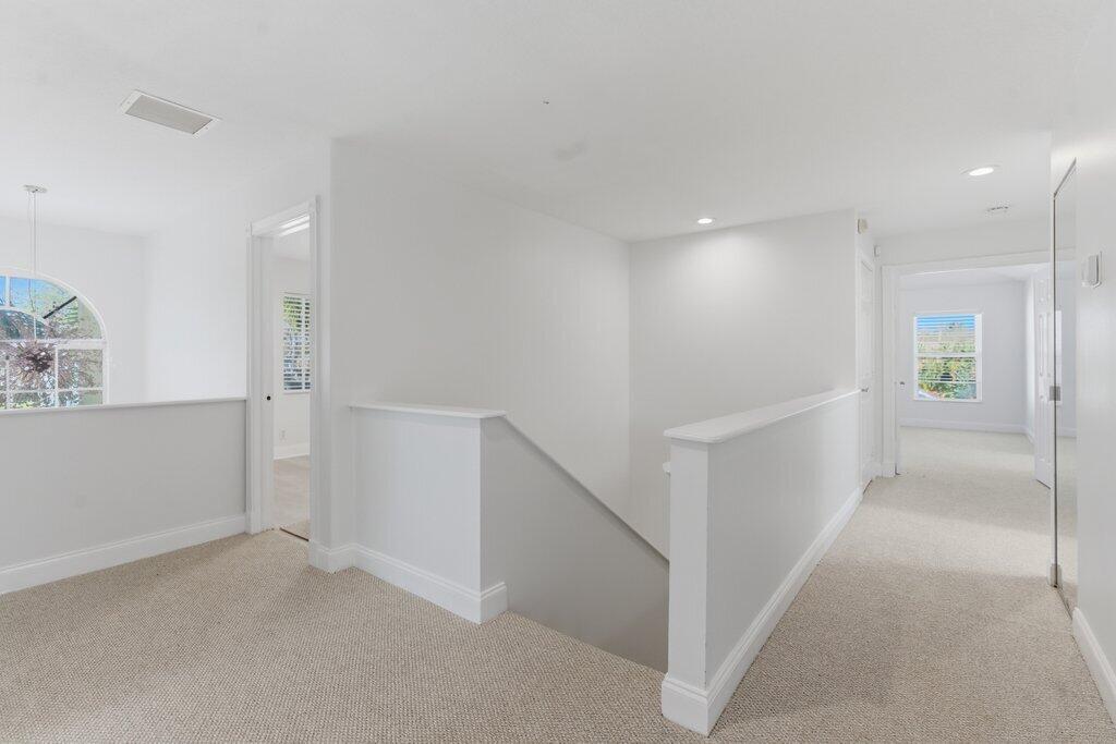 220 Blackbird Jupiter, FL 33458