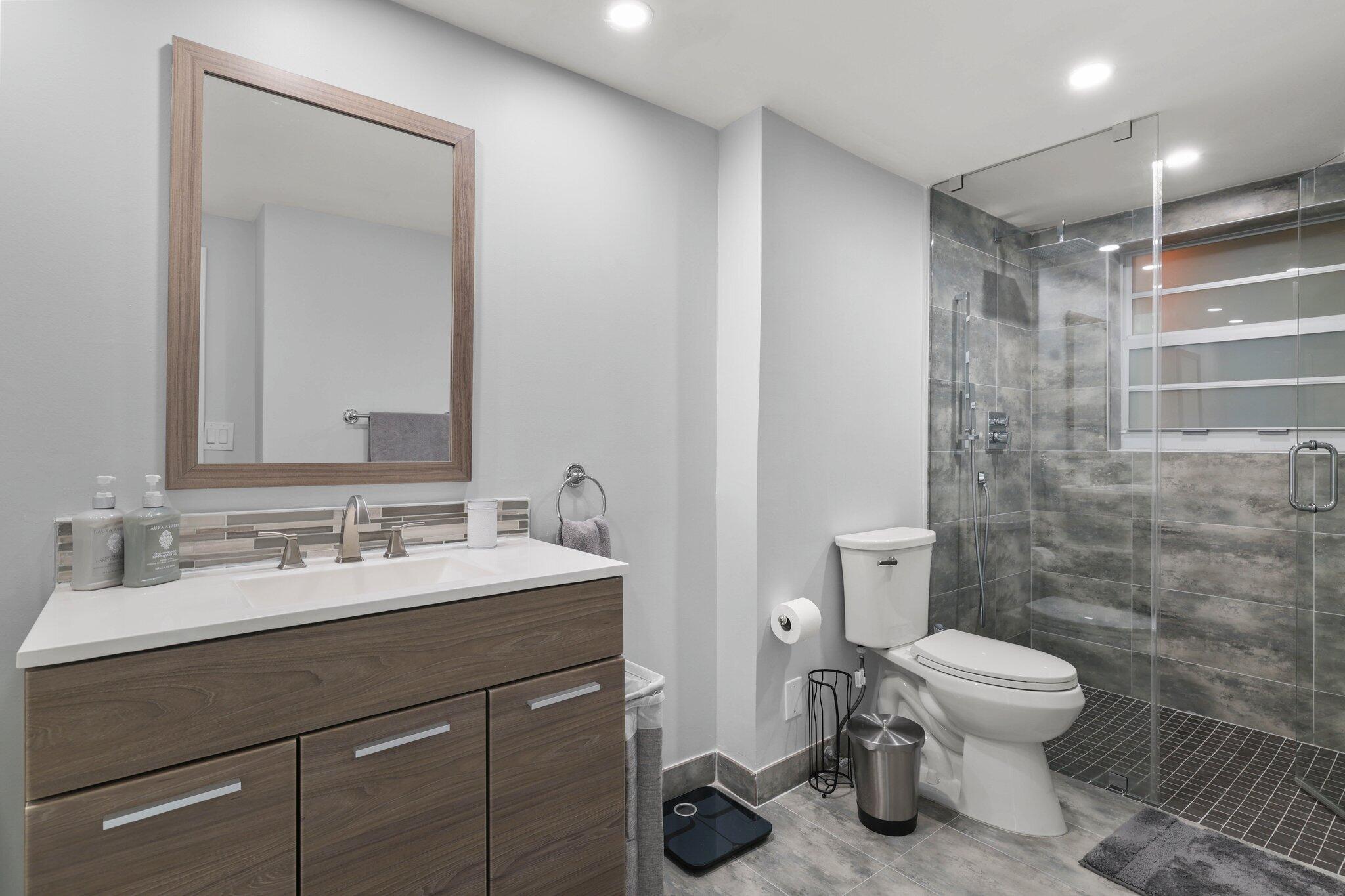 10180 W Bay Hbr #2a Bay Harbor Islands, FL 33154