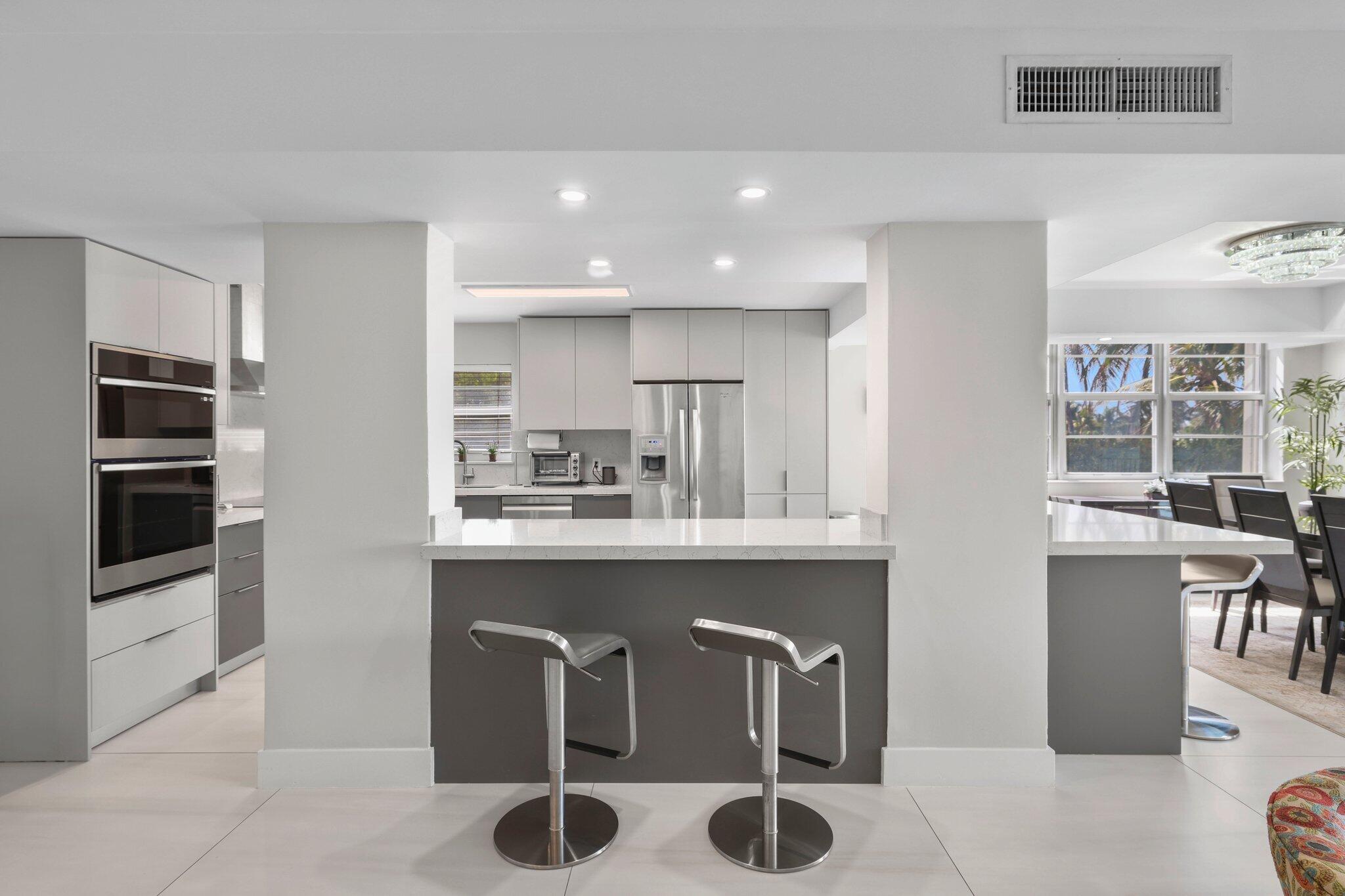 10180 W Bay Hbr #2a Bay Harbor Islands, FL 33154